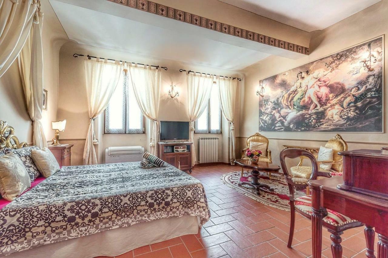 Classic Style In Center Apartamento Florença